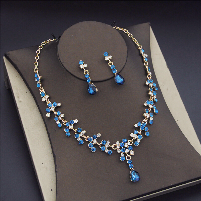 Kristály menyasszonyi esküvői ékszerkészletek női arany színű strasszos nyaklánc hosszú fülbevaló szett ruha kiegészítők koszorúslány