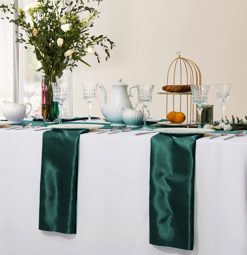 24 DB 30x30cm Esküvői sötétzöld szatén szalvéta nagykereskedés Puha asztali szalvéták romantikus karácsonyi bulihoz, vacsoraasztal dekorációhoz