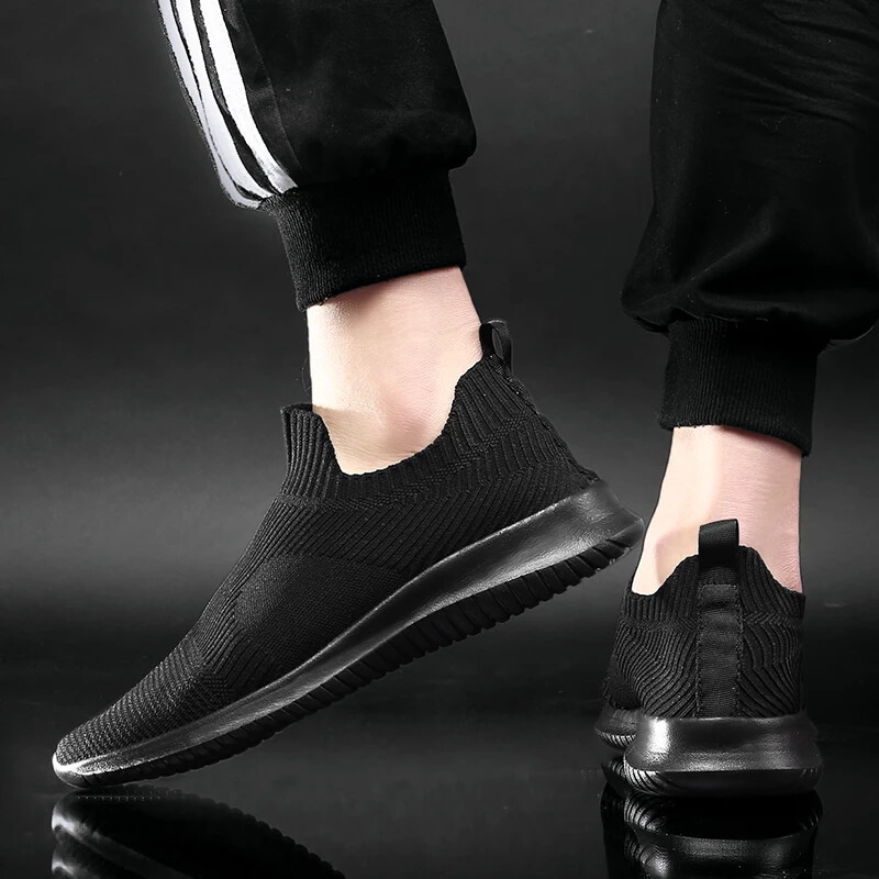 Jednobojne bijele modne pletene cipele za slobodno vrijeme Muške super lagane prozračne rastezljive čarape Tenisice Slip On Tenis Masculino Black Zapato