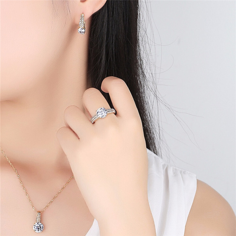 Σετ νυφικών κοσμημάτων Cubic Zirconia Κολιέ Γάμου Σκουλαρίκι Κρεμαστό Κρεμαστό Αλυσίδα Χρυσό Χρώμα Νυφικό Σετ Κοσμήματα Πολυτελές Γυναικείο Δώρο