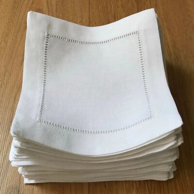 Коктейлна салфетка Hemstitch от 6 части в естествен цвят Коктейлни салфетки в бял цвят