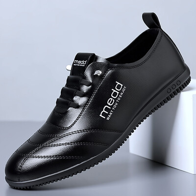 Modes gadījuma jauna dizainera braukšanas apavi vīriešiem Vienkrāsaini govs ādas apavi Vīriešu pavasaris rudens baltas melnas kedas vīrietis