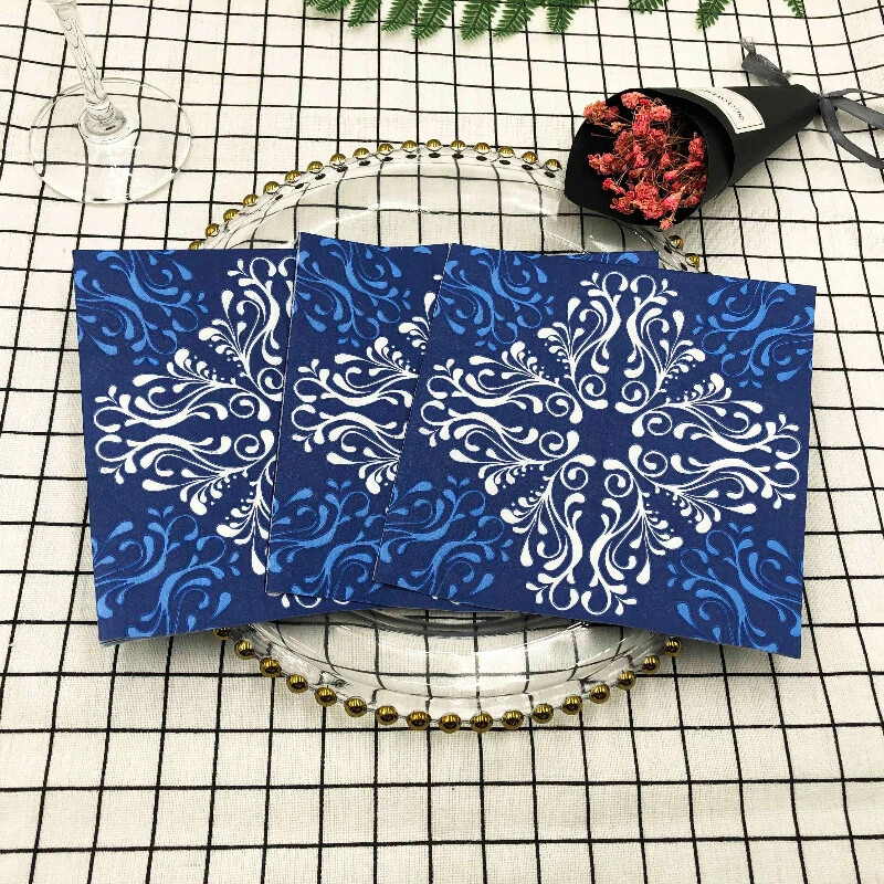 20db/csomag Színes nyomtatott szalvéta Kék Virág Kreatív Négyzet Papírszalvéta Esküvői Party Étterem Összecsukható Szájkendők