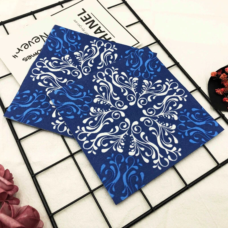 20db/csomag Színes nyomtatott szalvéta Kék Virág Kreatív Négyzet Papírszalvéta Esküvői Party Étterem Összecsukható Szájkendők