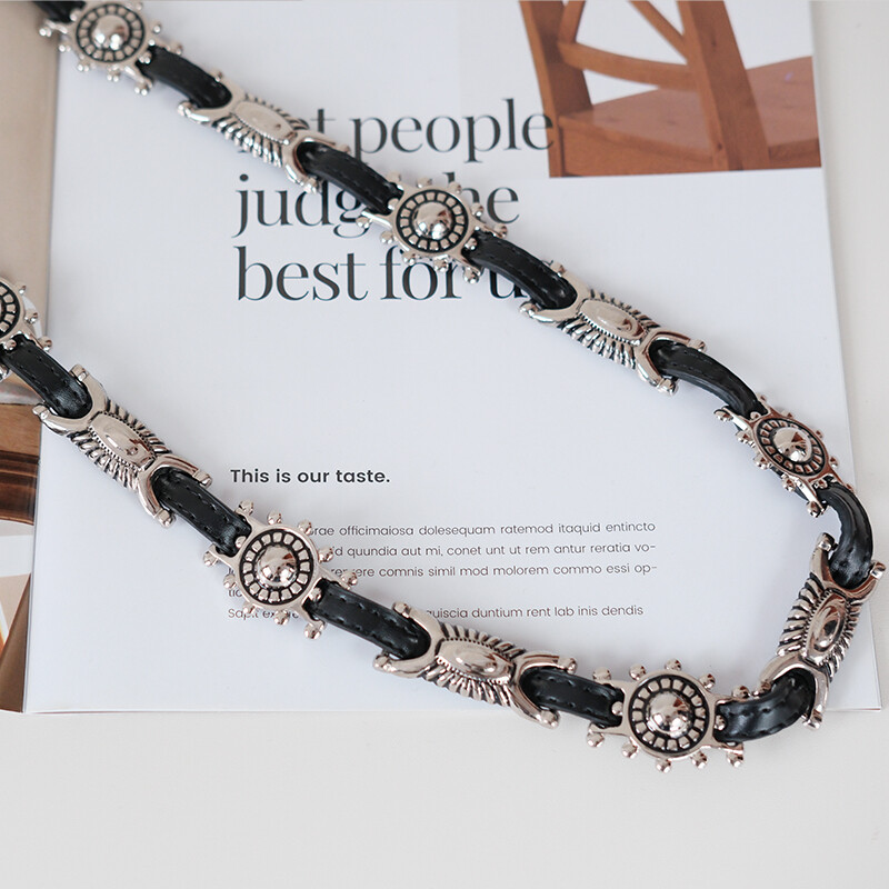 Retro etnikai stílusú öv női niche dizájnnal, szoknyával, farmerrel, karcsúsító és karcsú derékkal párosítva, csúcskategóriás dekoratív öv