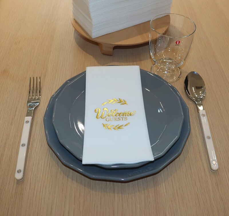 50 KOM "Weclome Guest" lanene salvete 30*43 cm jednokratne zlatne folije za utiskivanje papirnatih salveta za svatove u kućnom hotelu