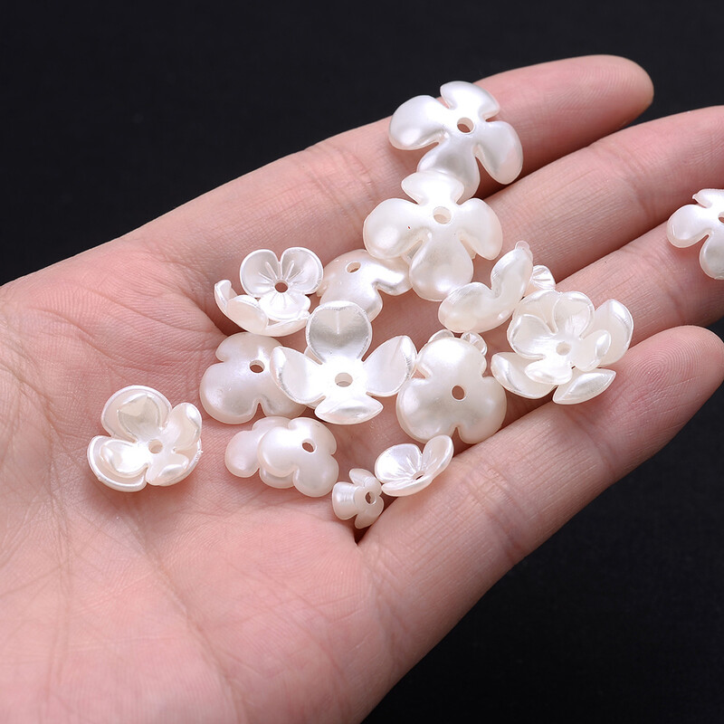 iYOE 100 komada 28 stilskih cvjetnih odstojnika perli imitacija biserno bijelih akrilnih cvjetnih perli kape za izradu pribora za nakit Diy Dead