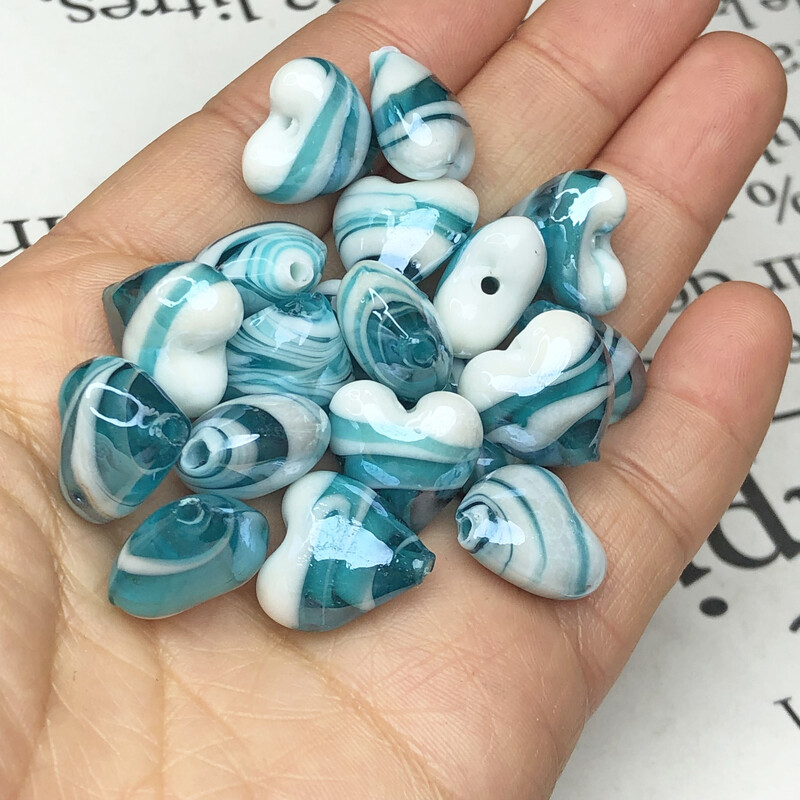 15MM Veľký Murano srdiečkový malachitový zelený cukríkový pruhovaný krištáľový sklenený prívesok s korálkou na výrobu náušníc s motívom lásky.