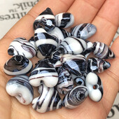 15MM Veľký Murano korálik so srdcom, čiernobielymi pruhmi, lampworkový krištáľový sklenený prívesok na výrobu DIY náušníc, náramkov, doplnkov.