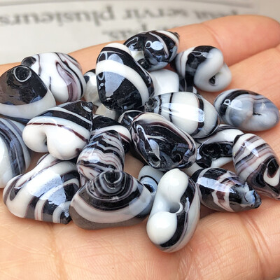 15MM Veľký Murano korálik so srdcom, čiernobielymi pruhmi, lampworkový krištáľový sklenený prívesok na výrobu DIY náušníc, náramkov, doplnkov.