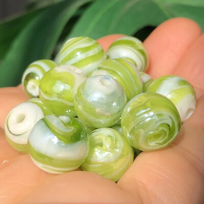 12 mm-es fehér fekete csíkos lámpatest cukorka nagy muránói kristályüveg kerek csiszolt gyöngyök ékszerkészítéshez, barkácsoláshoz fülbevaló kiegészítők