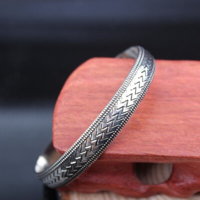 Móda osobnosť Thorn Line Geometrický rukáv Ostnatý drôt Otvorený náramok pre mužov Punk náramok Trend šperky darček