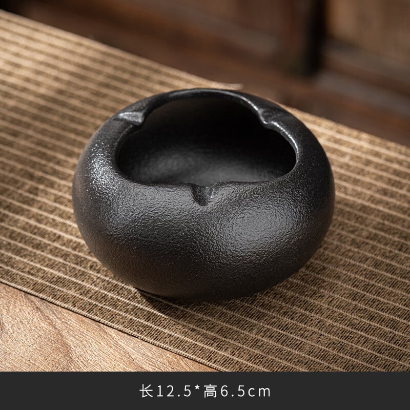 Scrumieră din ceramică grosieră în stil japonez cu capac Scrumieră neagră din ceramică de uz casnic Ornamente de decorare a casei Pahar pentru țigări Ceramica birou de birou