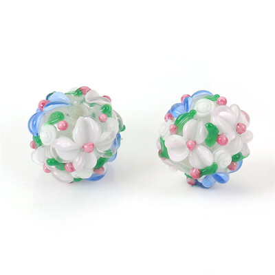 DoreenBeads Viacfarebné sklenené kvetinové okrúhle korálky s kvetinovými listami na výrobu korálkov s priemerom 13 mm, otvor: približne 2,5 mm, 1 ks.