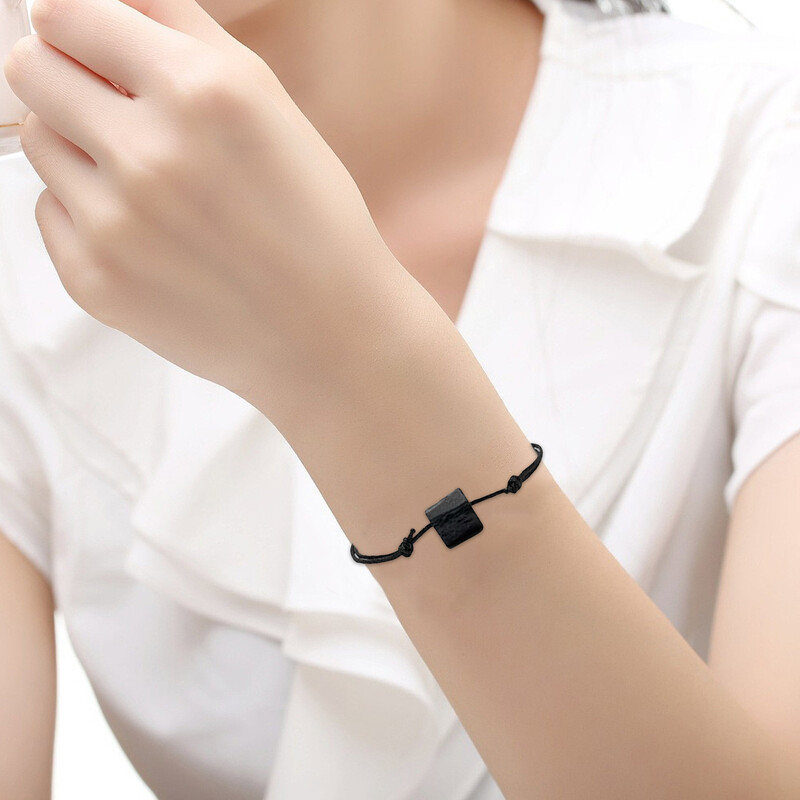 Juodo turmalino krištoliniai karoliai, rankomis pinti juodo turmalino apyrankės, natūralių turmalino akmenų raktikaulio grandinės pakabukas papuošalas