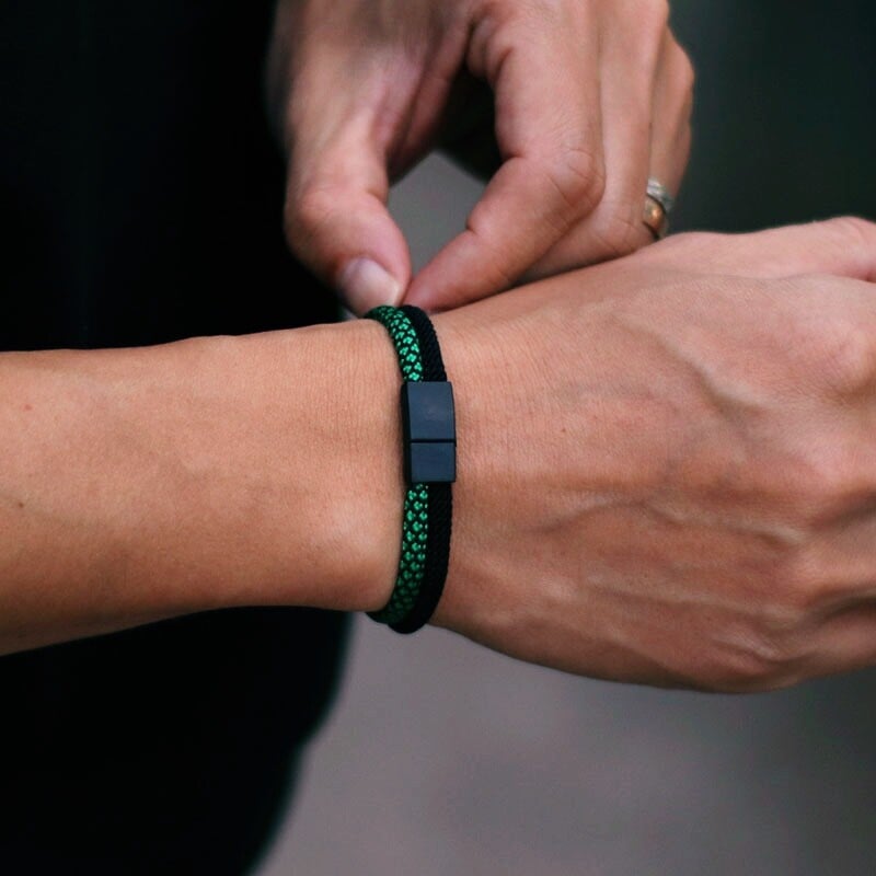 Nový paracord náramok pre mužov odnímateľný nerezový oceľový magnetický náramok s prackou bicolor macramé pulseira masculina darček pre neho