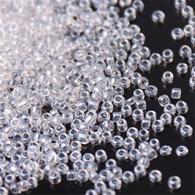Biela séria českých sklenených korálok, rôzne veľkosti 1,5 mm, 2 mm, 3 mm, 4 mm, okrúhle dištančné korálky na výrobu šperkov, odevov a doplnkov.