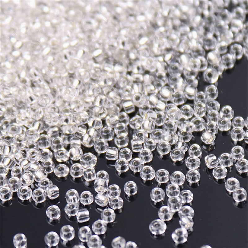 Biela séria českých sklenených korálok, rôzne veľkosti 1,5 mm, 2 mm, 3 mm, 4 mm, okrúhle dištančné korálky na výrobu šperkov, odevov a doplnkov.