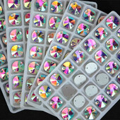 AAA minőség, 8mm ~ 18mm kristály AB Color Kerek Rivoli kristály Ezüst alap két lyukkal varrva kőre.