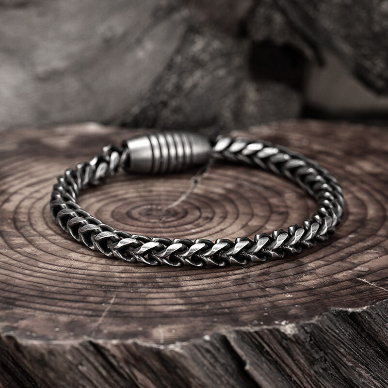 Nova personalizirana narukvica od nehrđajućeg čelika za motocikle za muškarce Ženski retro lanac Narukvica od lanca za motocikle Dizajn magnetske kopče