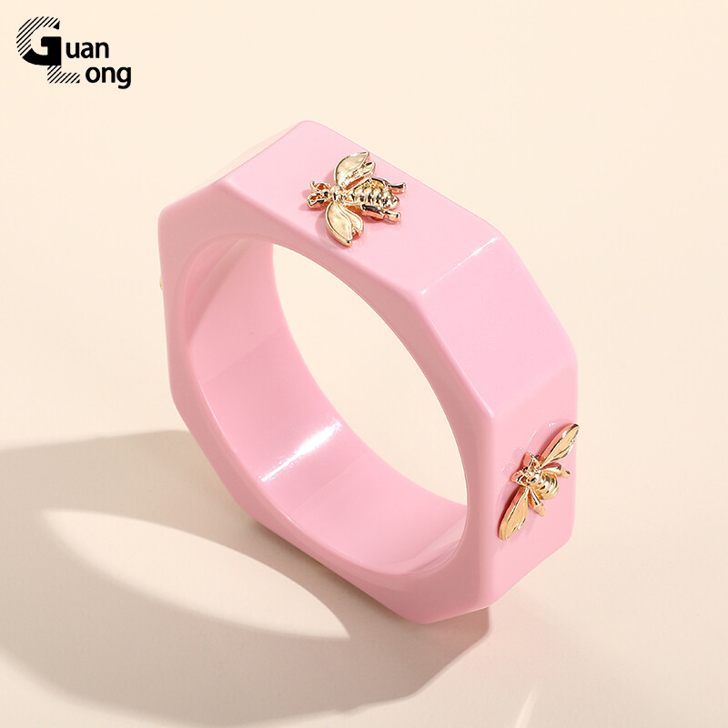 GuanLong többszínű Bee akril divatos karkötők nőknek geometrikus, luxus négyzet alakú indiai karkötők tervezői bájjal