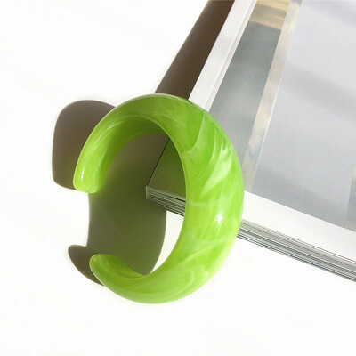 UJBOX Χονδρική 12 Χρώματα Κοσμήματα καρπού Μικρού μεγέθους 54mm Ακρυλική Ρητίνη Χονδροειδή Ανοιγόμενα βραχιόλια για Γυναικεία