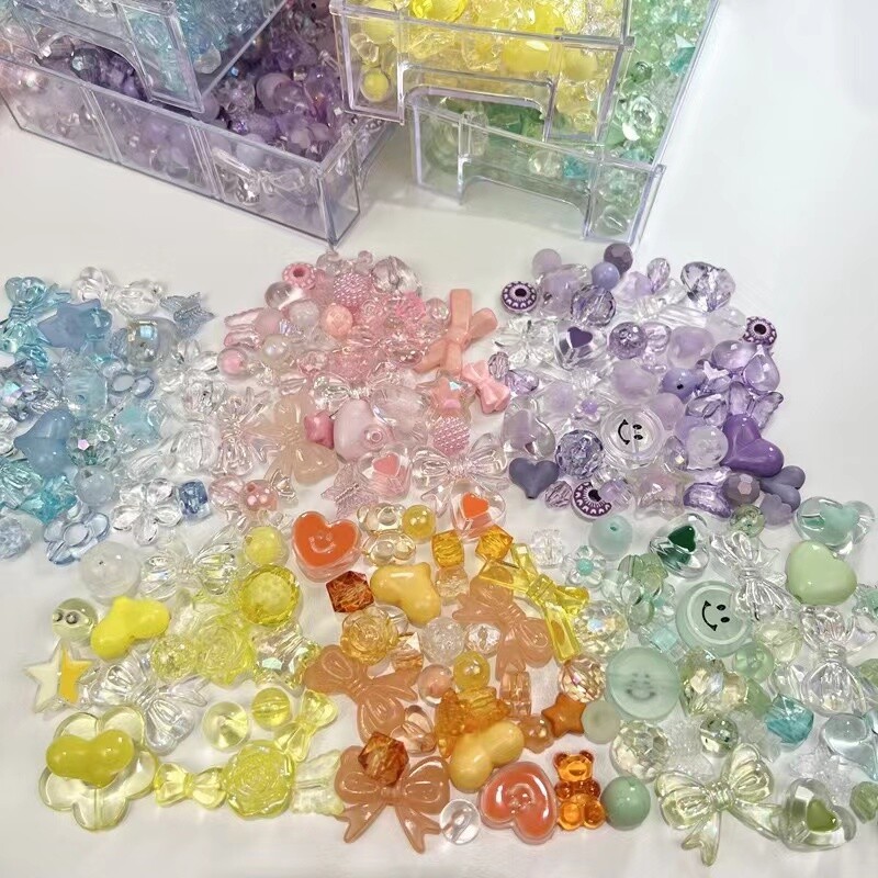 50G/100G Radomly Mixing Style Jarná farba Akrylové korálky na výrobu náramkov, šperkov, DIY doplnkov, roztomilé barokové puzzle z plastu