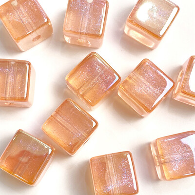 14 mm-es napfény, színes galvanizált UV-Scallion rózsaszín sellő négyzet gyöngy Barkácsolás mobiltelefon lánc gyöngy anyag tartozékok