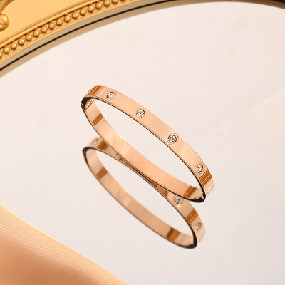 Luksuzna narukvica od korejskog cvijeća od titanijskog čelika, modni lagani luksuzni narukvica za žene, široka narukvica za Valentinovo