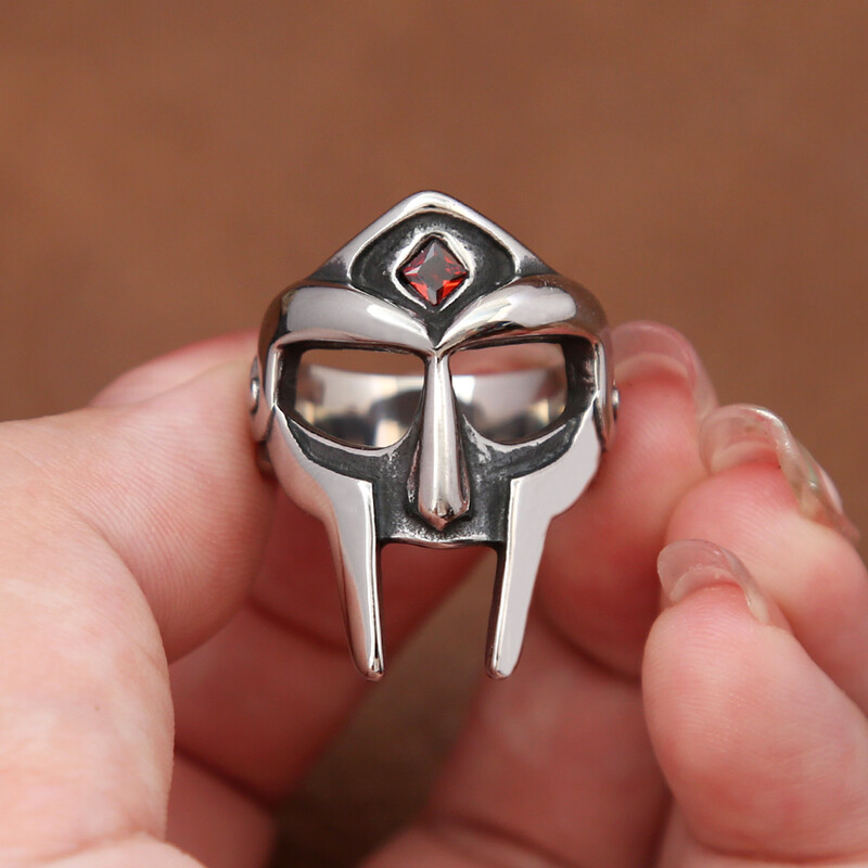 Moda Vintage MF DOOM Inele cu masca cu piatra rosie Punk Hip Hop Inel cu craniu din oțel inoxidabil pentru bărbați, femei, bijuterii, cadou cu ridicata