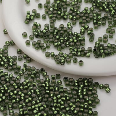 960 kusov 2,5 mm strieborných sklenených korálok so skleneným jadrom, voľné korálky, jednotná veľkosť, francúzske vyšívacie strapcové doplnky, 15 g/balenie