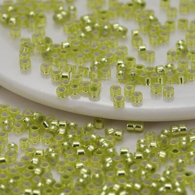 960 kusov 2,5 mm strieborných sklenených korálok so skleneným jadrom, voľné korálky, jednotná veľkosť, francúzske vyšívacie strapcové doplnky, 15 g/balenie