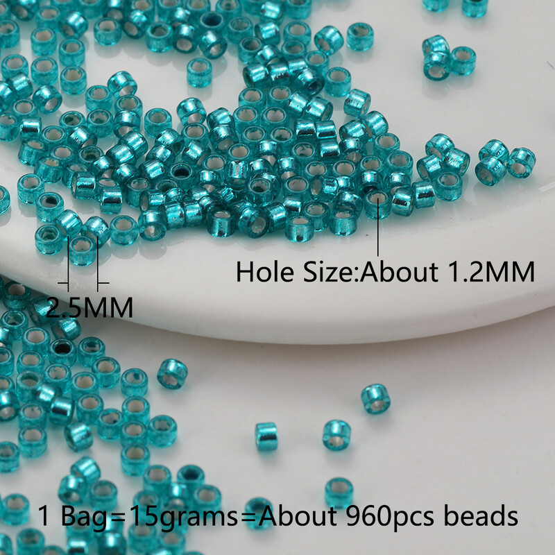 960 kusov 2,5 mm strieborných sklenených korálok so skleneným jadrom, voľné korálky, jednotná veľkosť, francúzske vyšívacie strapcové doplnky, 15 g/balenie