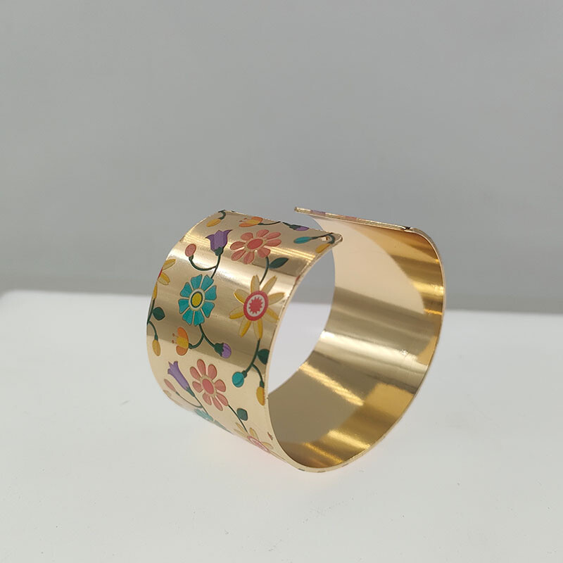 Metalna tiskana narukvica za žene Jednostavan vrhunski dizajn Modni ručni nakit Vruća rasprodaja Poklon za zabavu 2024. Novi stil