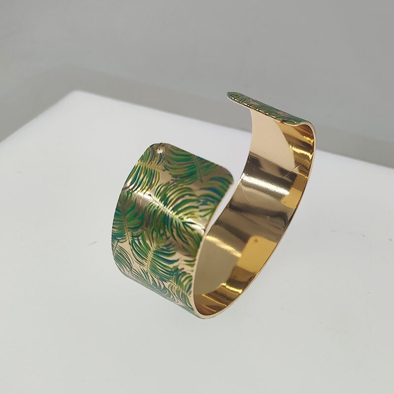 Metalna tiskana narukvica za žene Jednostavan vrhunski dizajn Modni ručni nakit Vruća rasprodaja Poklon za zabavu 2024. Novi stil