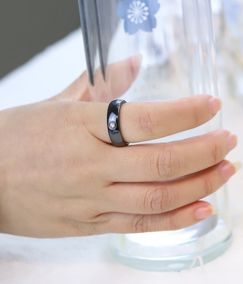 Nový príchod čiernobiely farebný keramický prsteň pre ženy s veľkým krištáľom, svadobný prsteň, šírka prsteňa 6 mm, veľkosť 6-10, darček pre mužov.