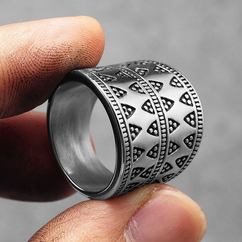 Estetinės geometrijos trikampis vyriški žiedai nerūdijančio plieno moteriški papuošalai vintažiniai pankiški šaunūs daiktai madingi aksesuarai dovanų didmeninė prekyba