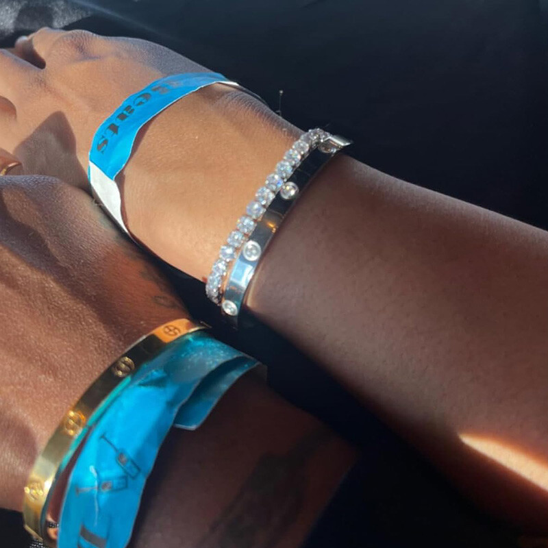 2db/készlet Luxus Love Dangles karkötők női tini lányoknak cirkónia mandzsetta karperec Barátság Ékszer Tanú Szerelmi ajándék