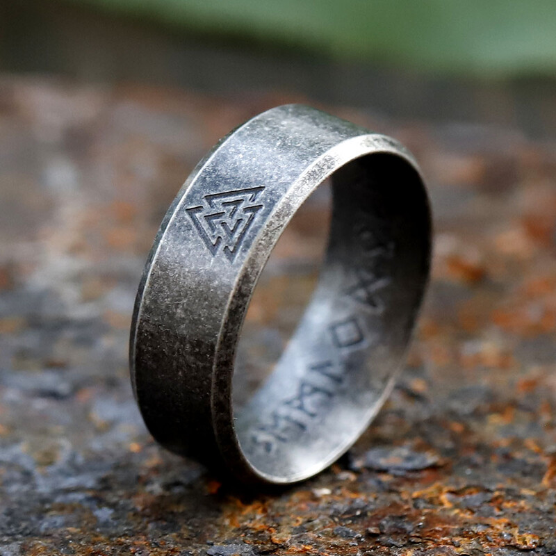 2023 Új 316L rozsdamentes acél Viking Forgó láncrúna Gyűrű Férfi Divat retro Amulett divat Ékszer Ajándék ingyenes szállítás