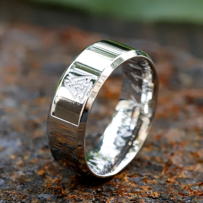 2023 Új 316L rozsdamentes acél Viking Forgó láncrúna Gyűrű Férfi Divat retro Amulett divat Ékszer Ajándék ingyenes szállítás