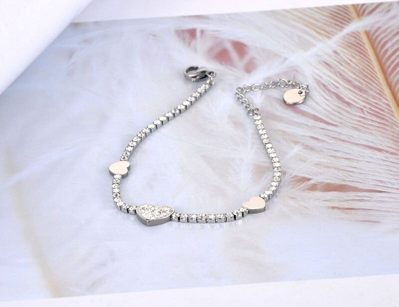 JeeMango romantikus strasszos szív karkötő női rozsdamentes acél CZ Crystal Link lánckarkötő karácsonyra JB19134