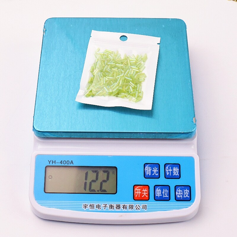 Krāsainas 300 gab. Sēklu krelles 11/0 Cauruļu krelles 2x6mm Stikla sēklu krelles DIY rotaslietu izgatavošanai Sieviešu apģērbu aksesuāri