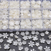 Körülbelül 20-50 dbABS Alien Pearl Daisy Három szirom virággyöngyök egyedi laza gyöngyök kézzel készített barkács készítés ékszer készítés nyaklánc fülbevaló zsidó