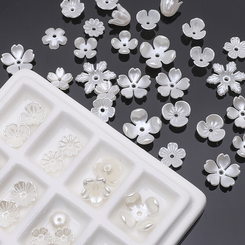 Körülbelül 20-50 dbABS Alien Pearl Daisy Három szirom virággyöngyök egyedi laza gyöngyök kézzel készített barkács készítés ékszer készítés nyaklánc fülbevaló zsidó