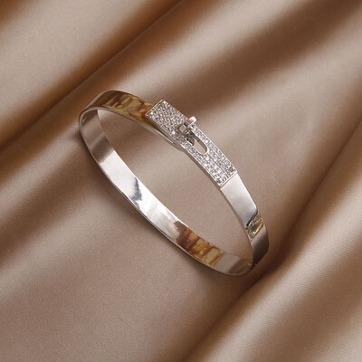 Klasične luksuzne narukvice s privjescima od cirkonijevog križa za žene Nakit modne marke Elegantna narukvica s čvorovima