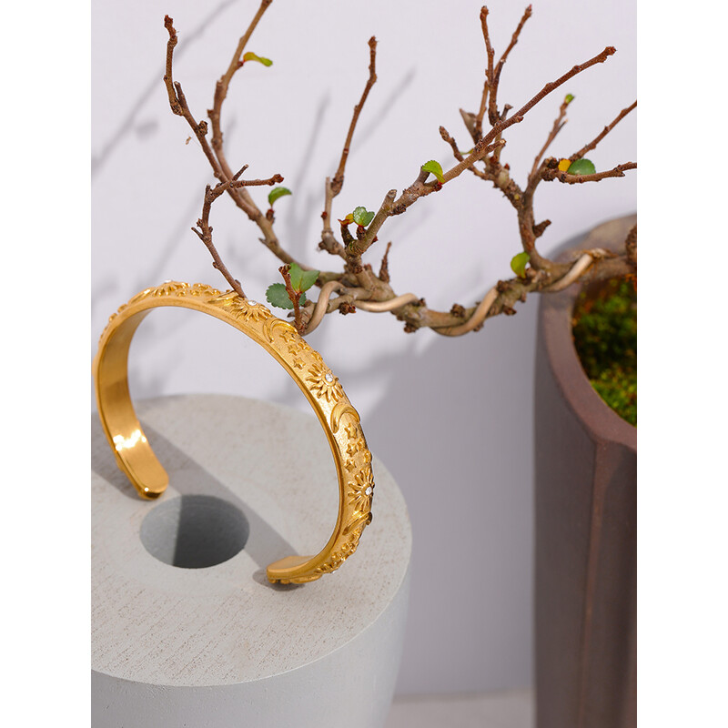 Yhpup Golden Stainless Steel Moon Star napkarkötő karkötő Stílusos fém nyitott csukló браслеты на руку женкие Party Gift