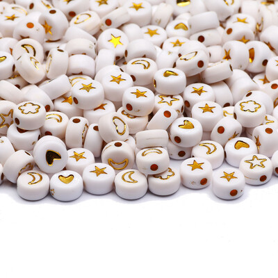 Arany színű szív akril kerek gyöngyök 4x7mm fehér betűs távtartó gyöngyök ékszerkészítéshez barkácsolás nyaklánc karkötő kiegészítők