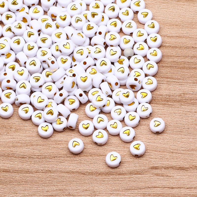 Arany színű szív akril kerek gyöngyök 4x7mm fehér betűs távtartó gyöngyök ékszerkészítéshez barkácsolás nyaklánc karkötő kiegészítők