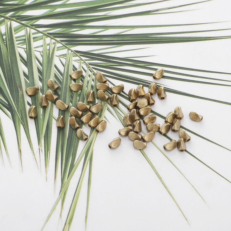 50 vnt žaliavinio žalvario netaisyklingi palaidi karoliukai, susukti stumdomi tarpiklio karoliukai, skirti pasidaryk pats karoliai Apyrankės rankų darbo papuošalų kūrimo priedai