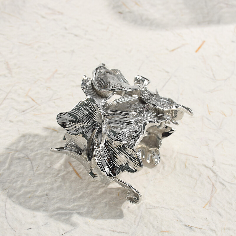 Perdėtas vintažinis metalinis tuščiaviduriai lapai atviri apyrankės moterims skirtos hiphopo pankroko papuošalų vakarėlio aksesuaras